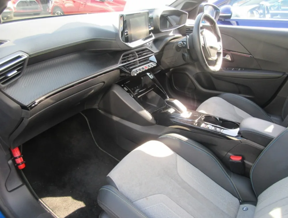 PEUGEOT 208 GTLINE MOONROOF NEWSHAPE - PRG Motors Ltd