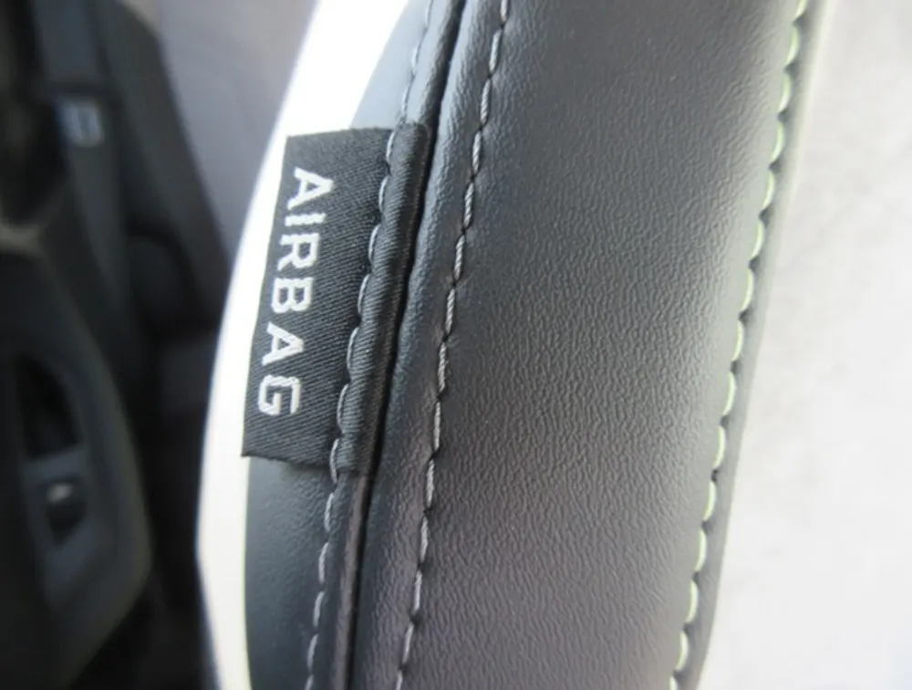 PEUGEOT 208 GTLINE MOONROOF NEWSHAPE - PRG Motors Ltd