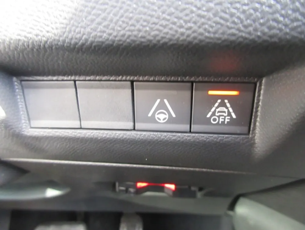 PEUGEOT 208 GTLINE MOONROOF NEWSHAPE - PRG Motors Ltd