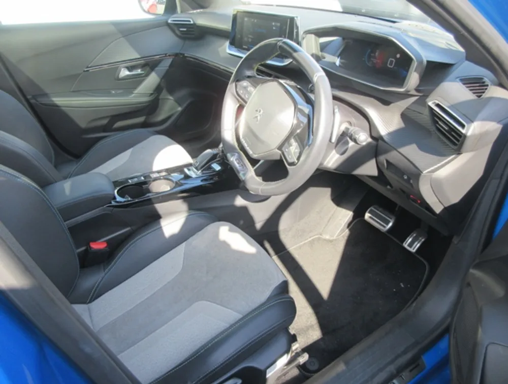 PEUGEOT 208 GTLINE MOONROOF NEWSHAPE - PRG Motors Ltd