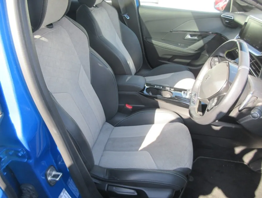 PEUGEOT 208 GTLINE MOONROOF NEWSHAPE - PRG Motors Ltd