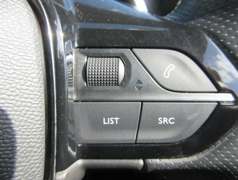 PEUGEOT 208 GTLINE MOONROOF NEWSHAPE - PRG Motors Ltd