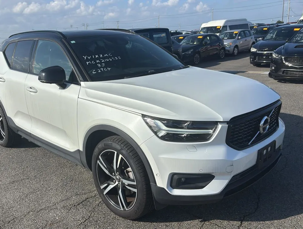 VOLVO XC40 T4R-DESIGN 4WD