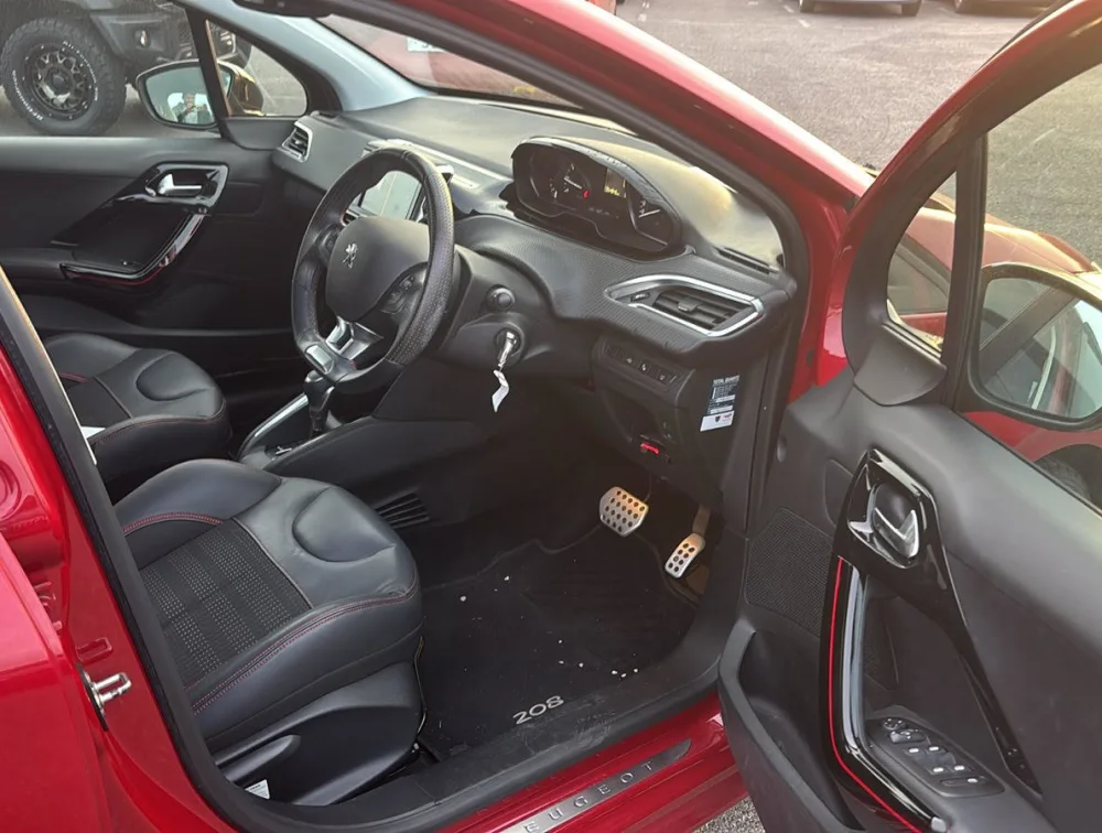 PEUGEOT 208 GTLINE - PRG Motors Ltd