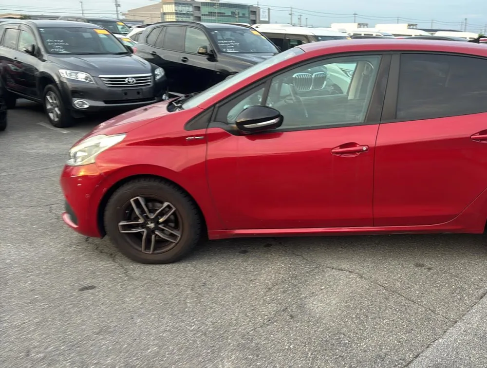 PEUGEOT 208 GTLINE - PRG Motors Ltd