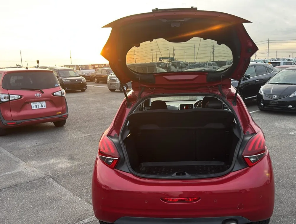 PEUGEOT 208 GTLINE - PRG Motors Ltd