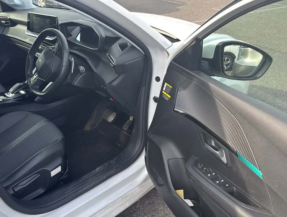 PEUGEOT 208 STYLE NEWSHAPE - PRG Motors Ltd