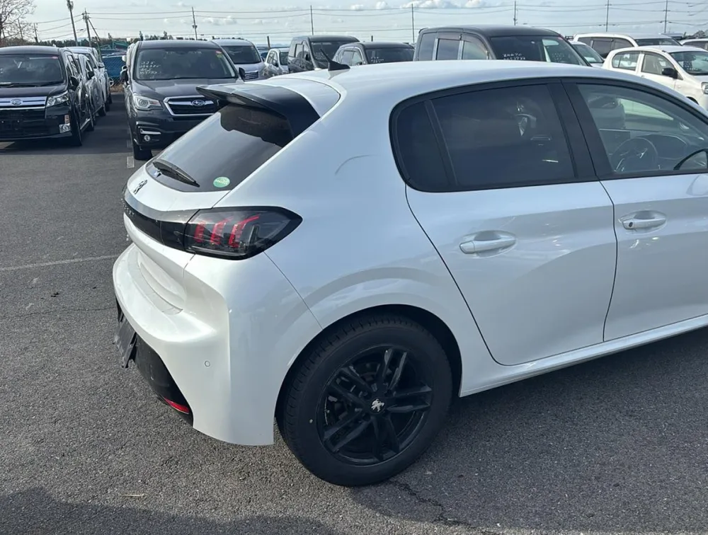 PEUGEOT 208 STYLE NEWSHAPE - PRG Motors Ltd