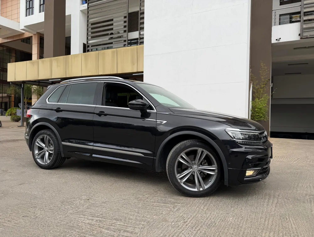 VOLKSWAGEN TIGUAN R-LINE