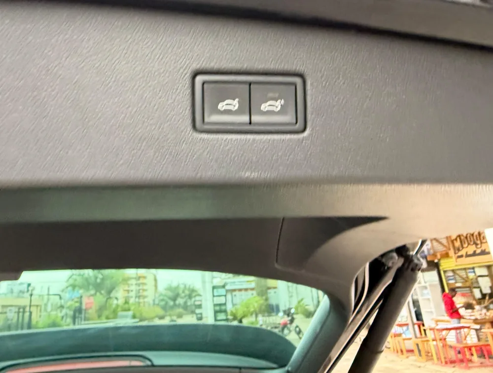 VOLKSWAGEN TIGUAN R-LINE - PRG Motors Ltd