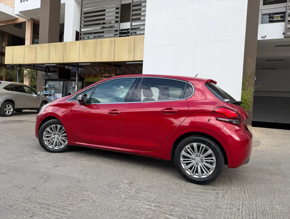 PEUGEOT 208 ALLURE - PRG Motors Ltd