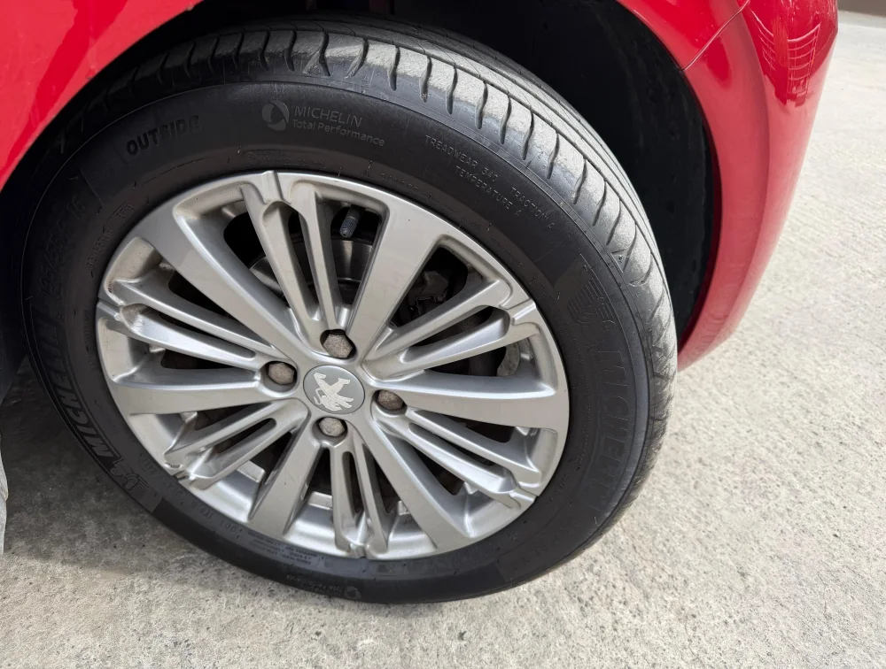 PEUGEOT 208 ALLURE - PRG Motors Ltd