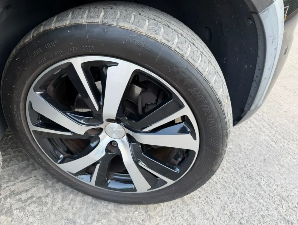 PEUGEOT 2008 GTLINE MOONROOF - PRG Motors Ltd