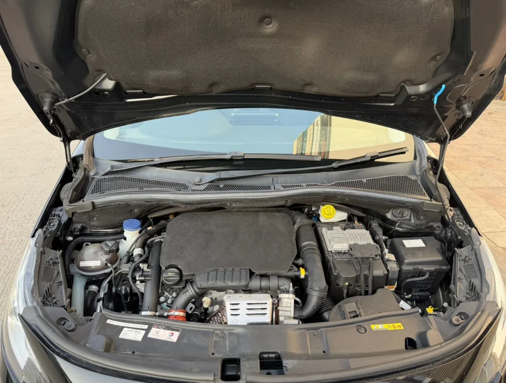 PEUGEOT 2008 GTLINE MOONROOF - PRG Motors Ltd