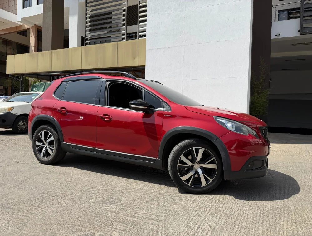 PEUGEOT 2008 GTLINE MOONROOF