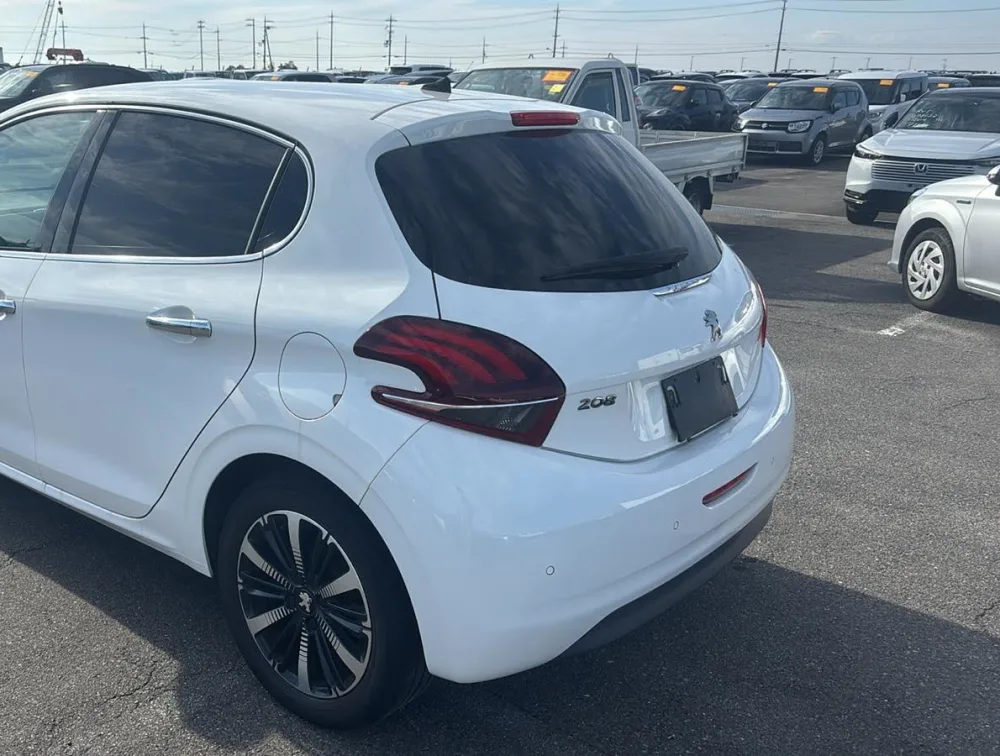 PEUGEOT 208 ALLURE FUN EDITION - PRG Motors Ltd