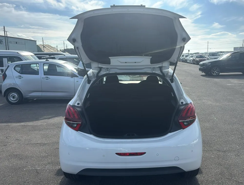 PEUGEOT 208 ALLURE FUN EDITION - PRG Motors Ltd