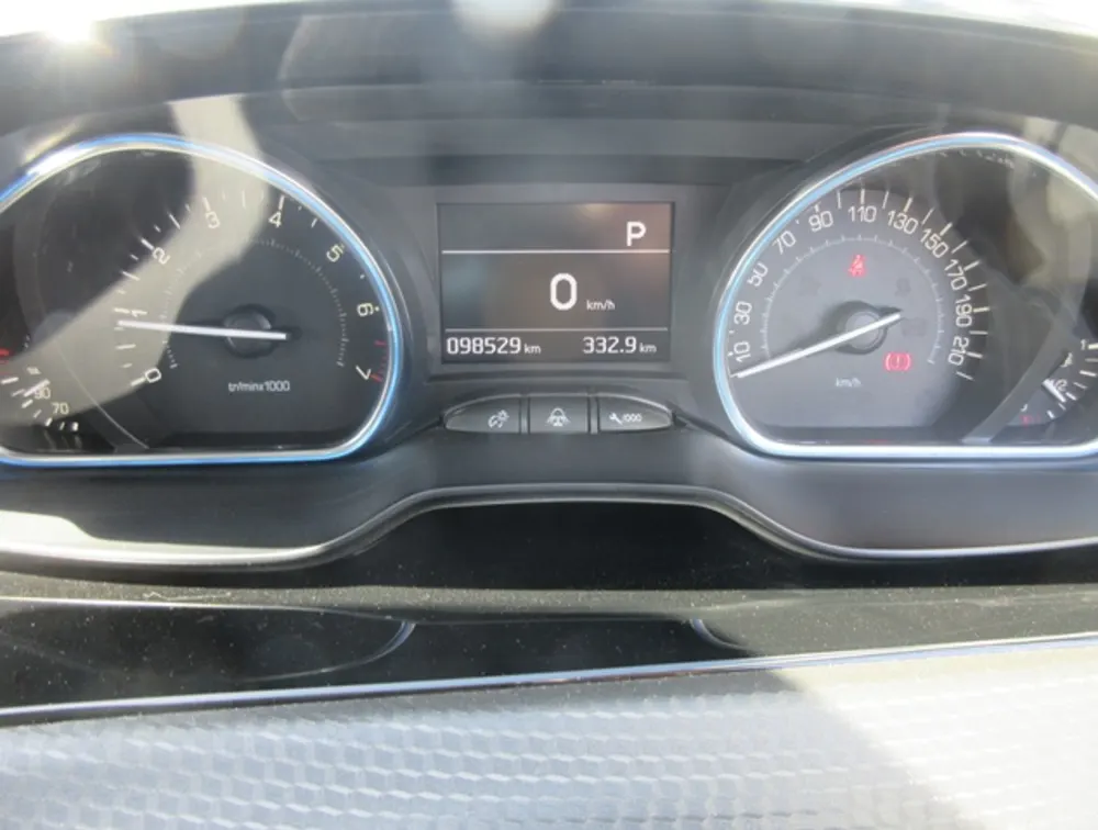 PEUGEOT 2008 CROSSCITY - PRG Motors Ltd