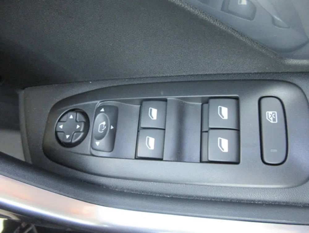 PEUGEOT 2008 CROSSCITY - PRG Motors Ltd