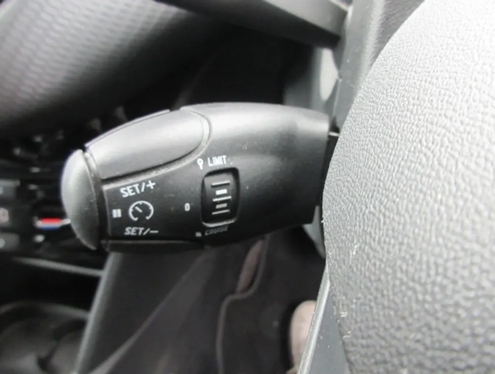 PEUGEOT 208 ALLURE FUN EDITION - PRG Motors Ltd