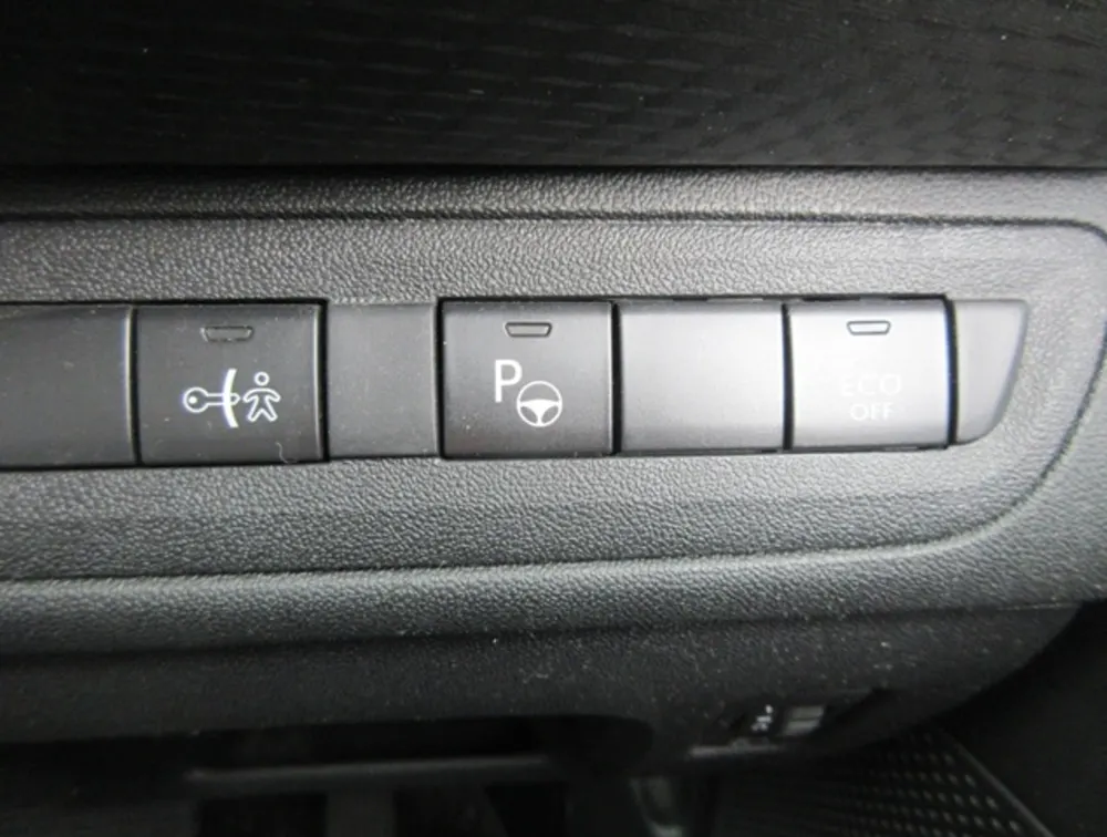 PEUGEOT 208 ALLURE FUN EDITION - PRG Motors Ltd