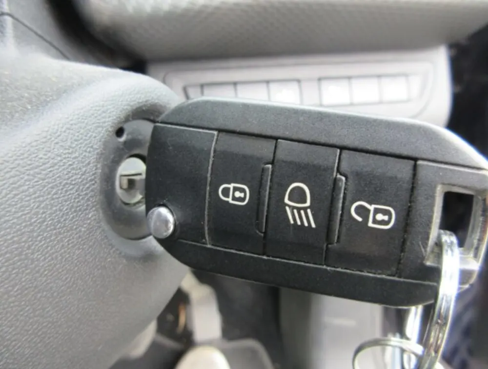 PEUGEOT 208 ALLURE - PRG Motors Ltd