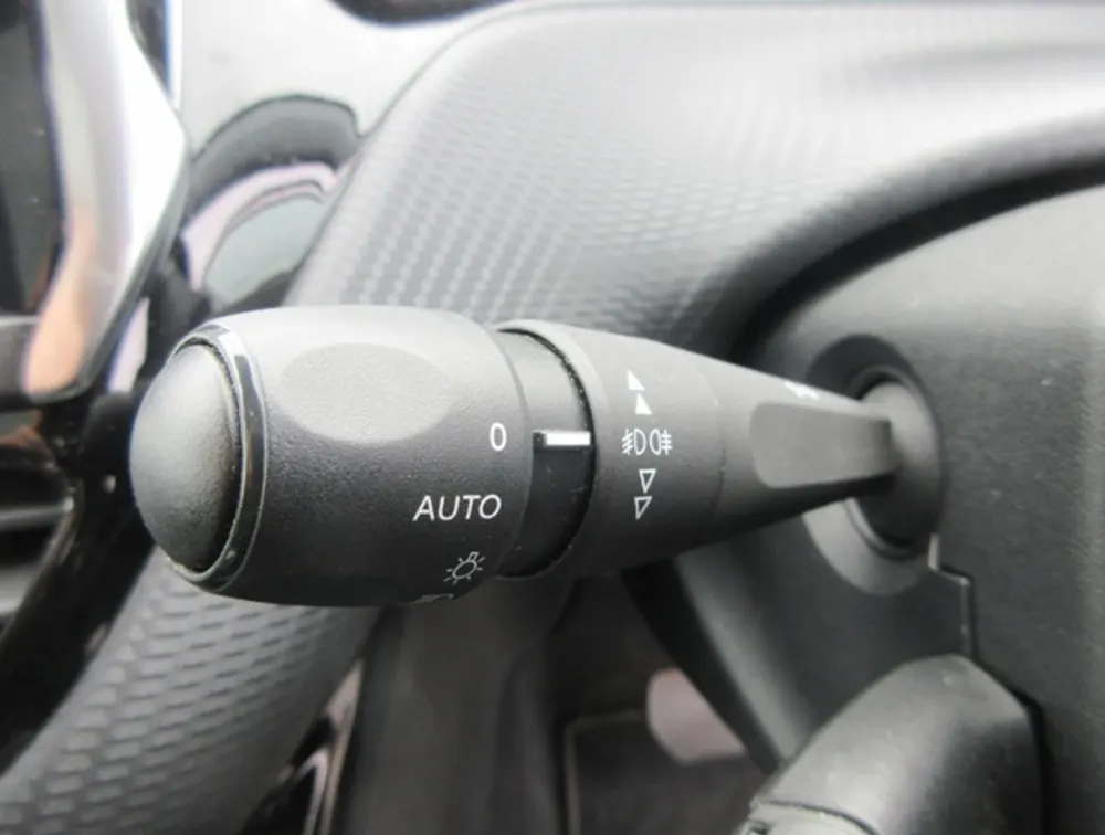 PEUGEOT 2008 ALLURE MOONROOF  - PRG Motors Ltd