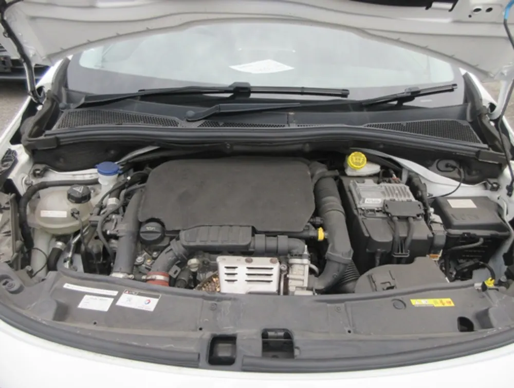 PEUGEOT 2008 ALLURE MOONROOF  - PRG Motors Ltd