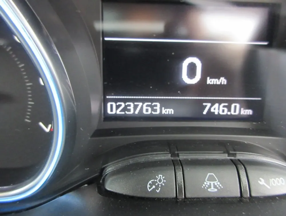 PEUGEOT 2008 ALLURE MOONROOF  - PRG Motors Ltd