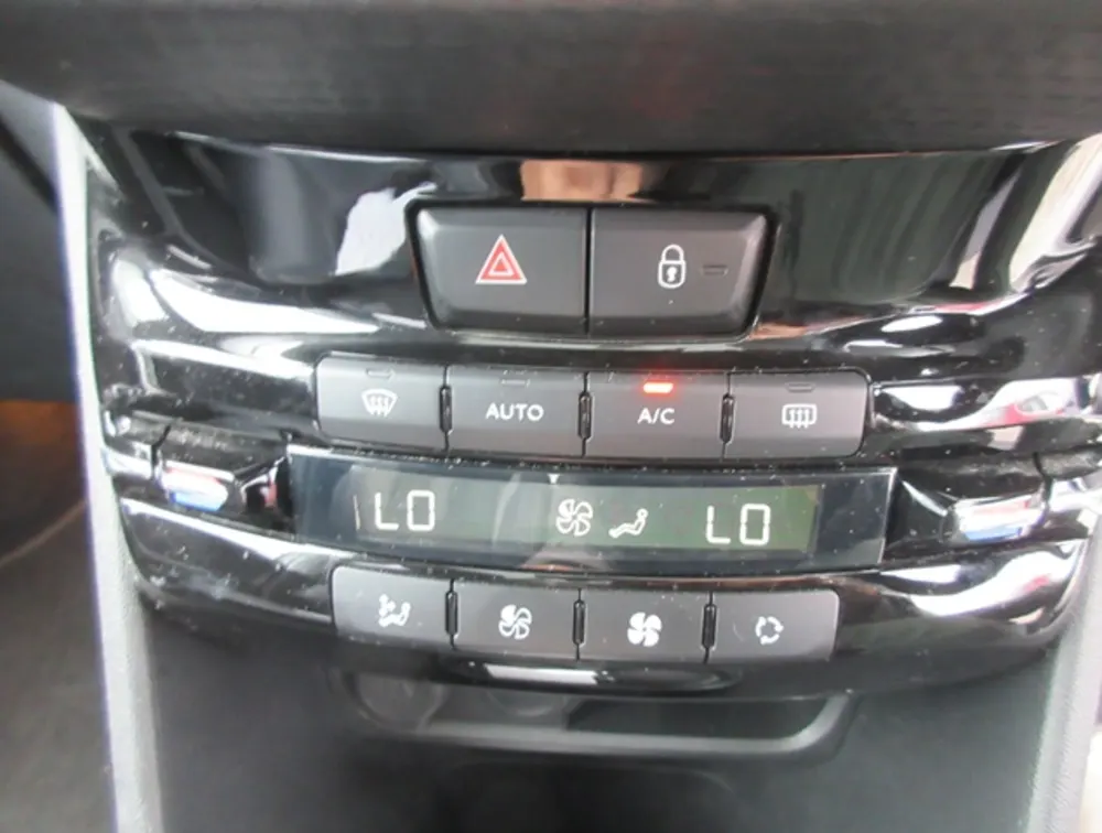 PEUGEOT 2008 ALLURE MOONROOF  - PRG Motors Ltd