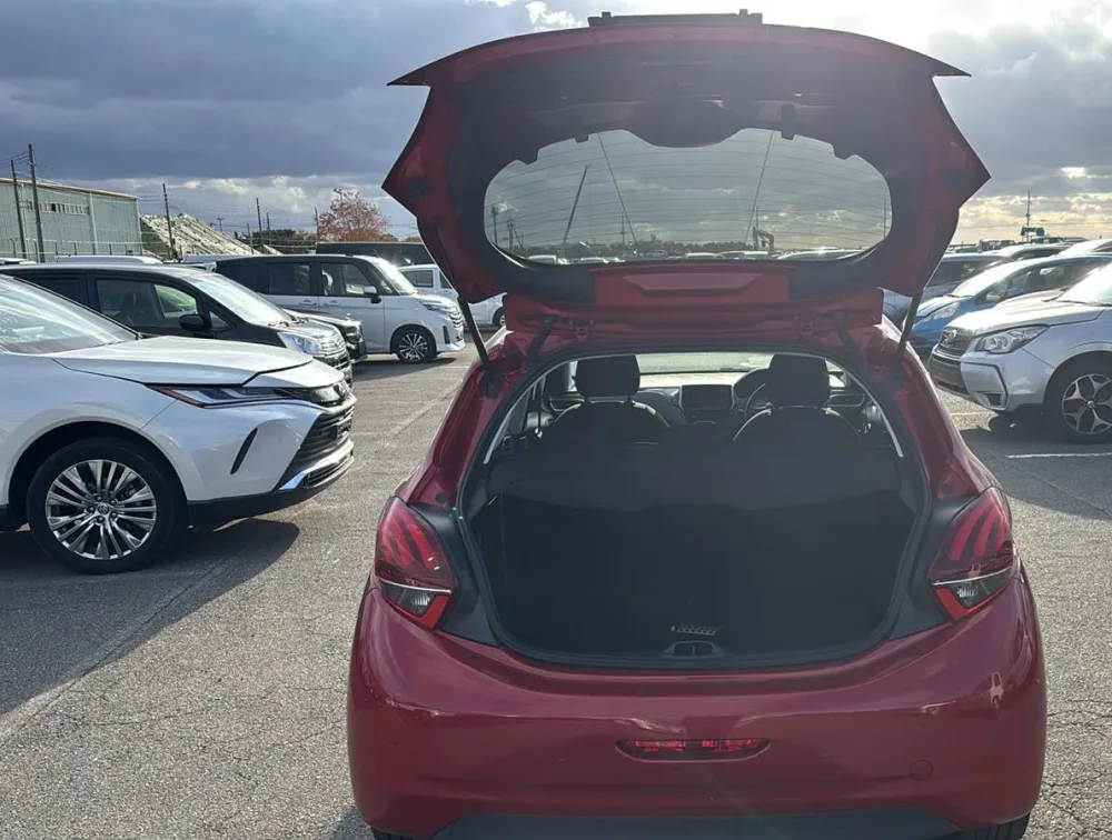 PEUGEOT 208 ALLURE - PRG Motors Ltd