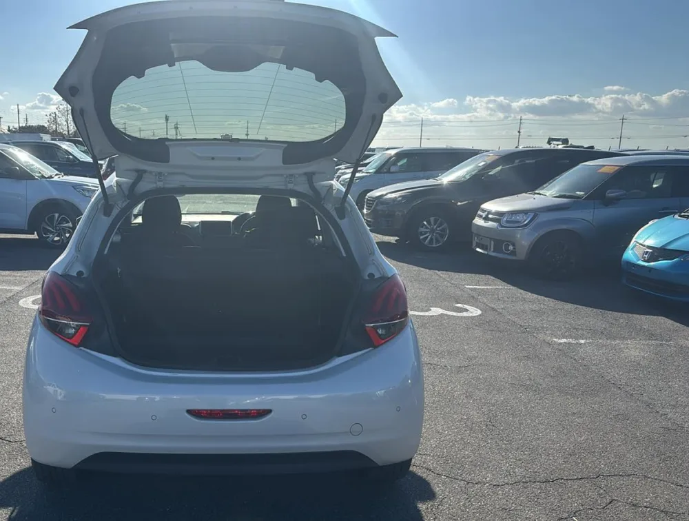 PEUGEOT 208 ALLURE - PRG Motors Ltd