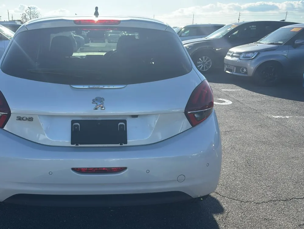 PEUGEOT 208 ALLURE - PRG Motors Ltd