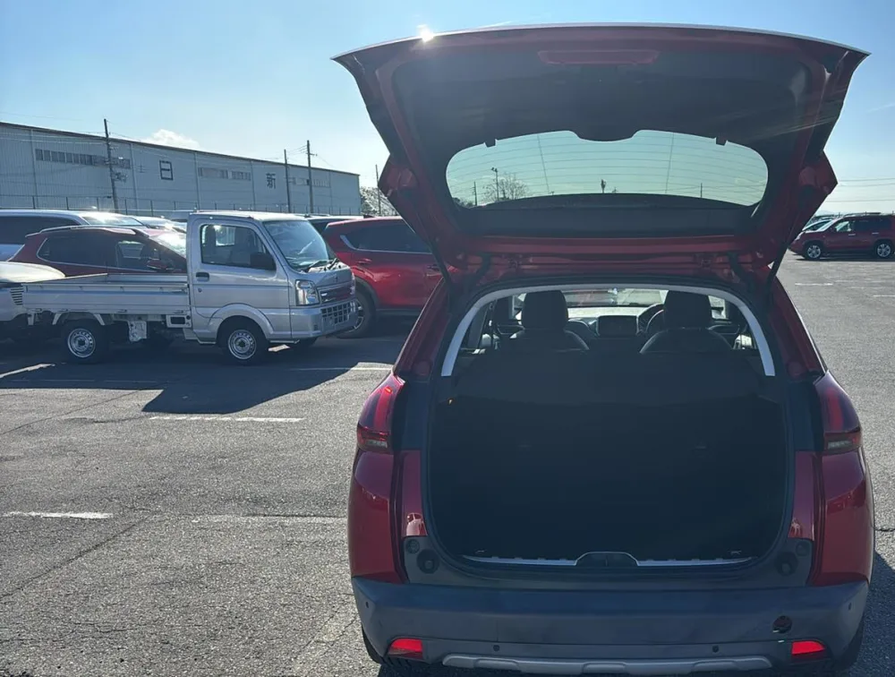 PEUGEOT 2008 CROSSCITY MOONROOF - PRG Motors Ltd