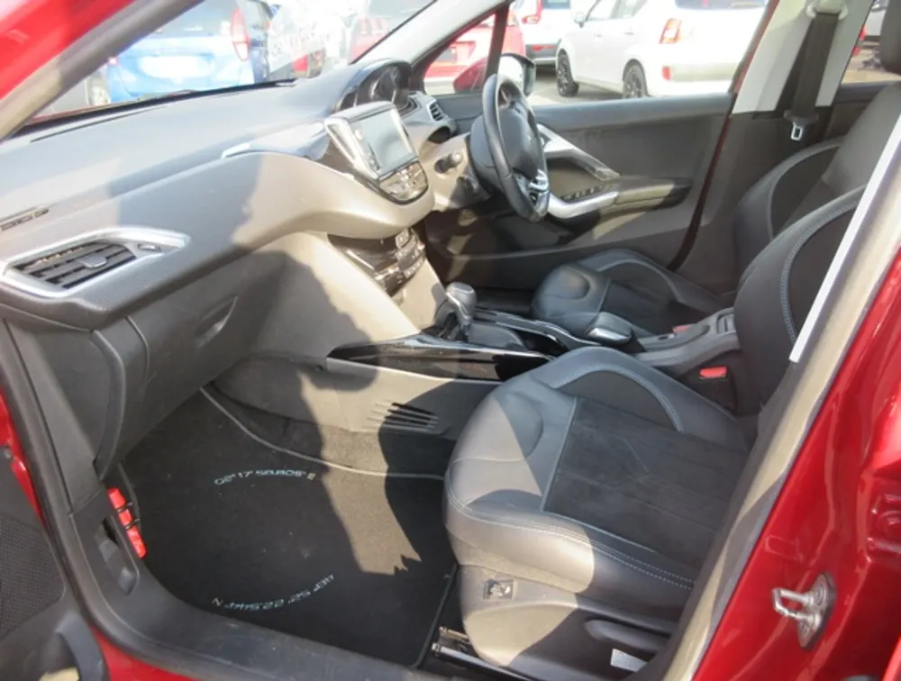 PEUGEOT 2008 CROSSCITY MOONROOF - PRG Motors Ltd