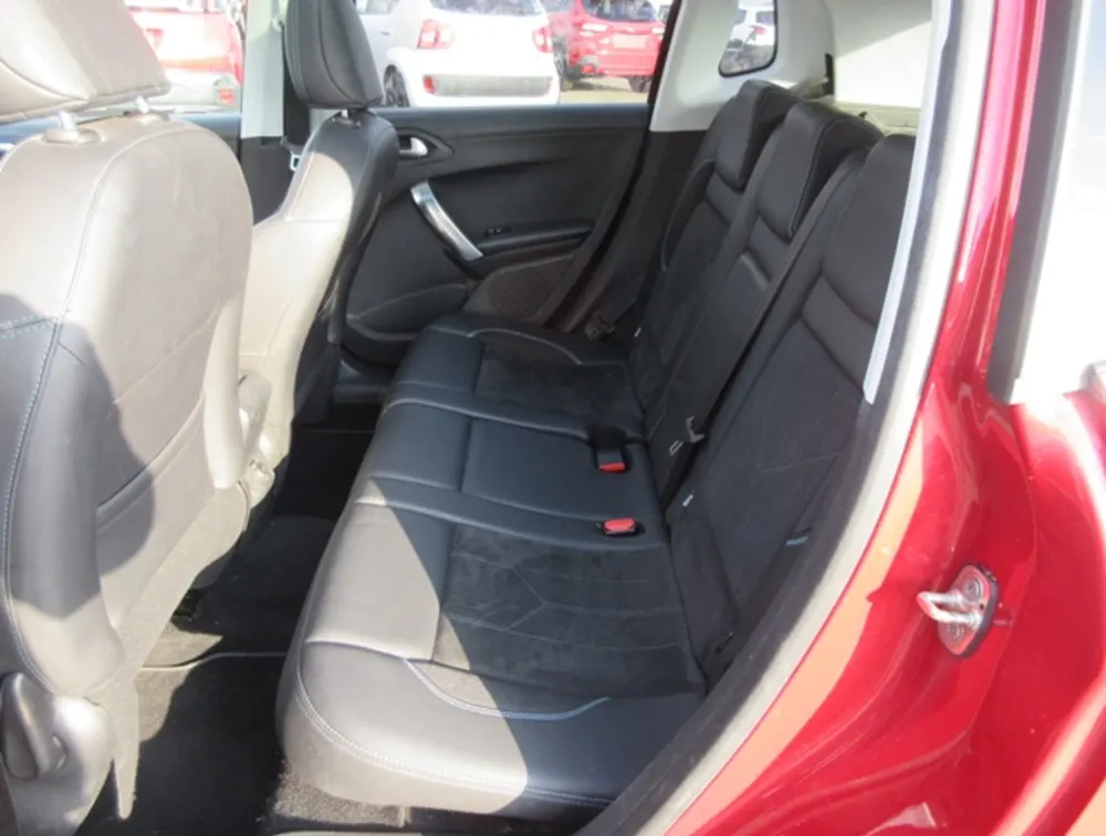 PEUGEOT 2008 CROSSCITY MOONROOF - PRG Motors Ltd