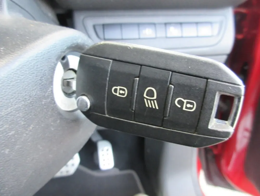 PEUGEOT 208 GTLINE - PRG Motors Ltd