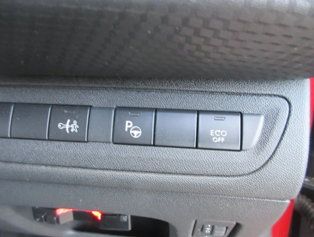 PEUGEOT 208 GTLINE - PRG Motors Ltd