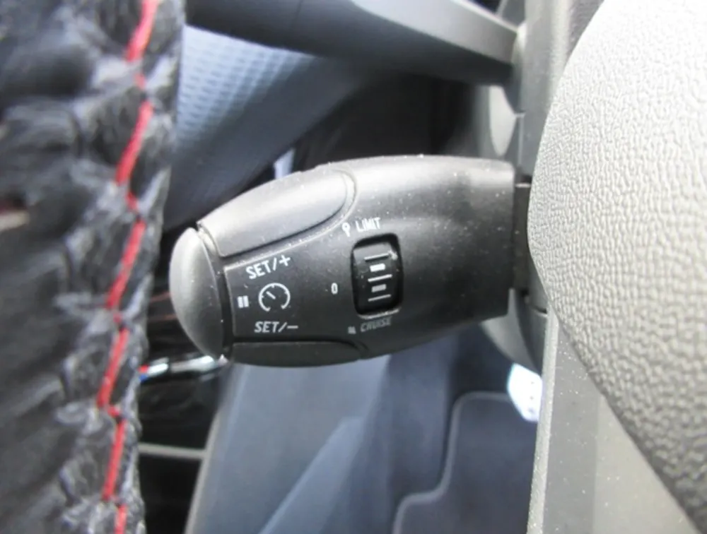 PEUGEOT 208 GTLINE - PRG Motors Ltd