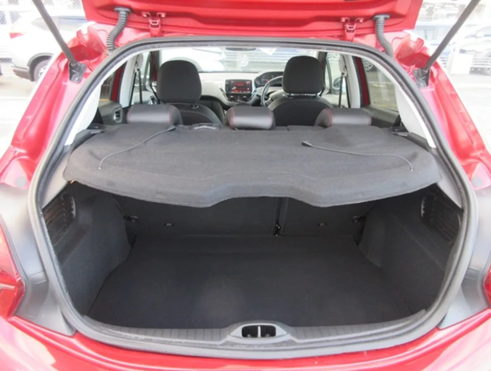 PEUGEOT 208 GTLINE - PRG Motors Ltd