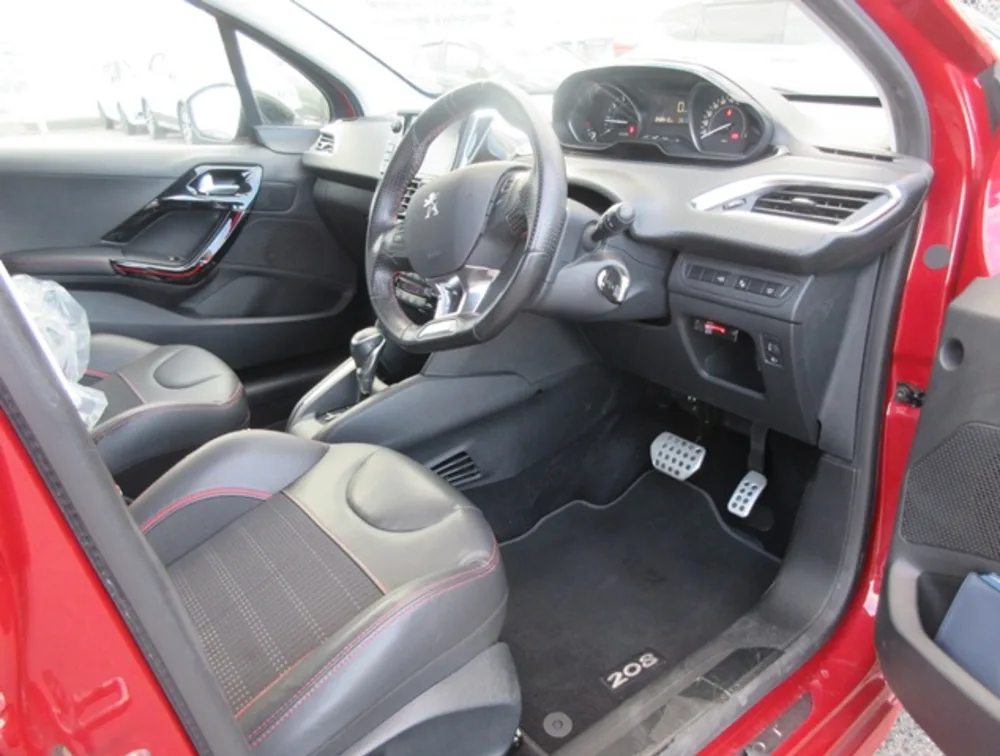 PEUGEOT 208 GTLINE - PRG Motors Ltd