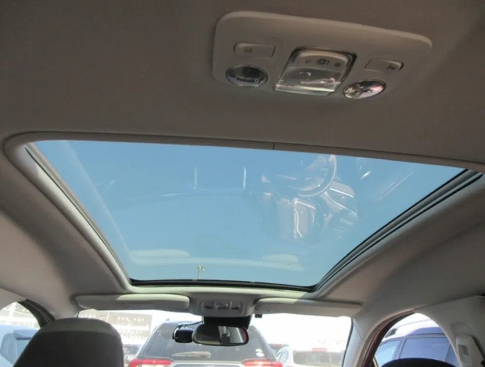 PEUGEOT 2008 CROSSCITY MOONROOF - PRG Motors Ltd