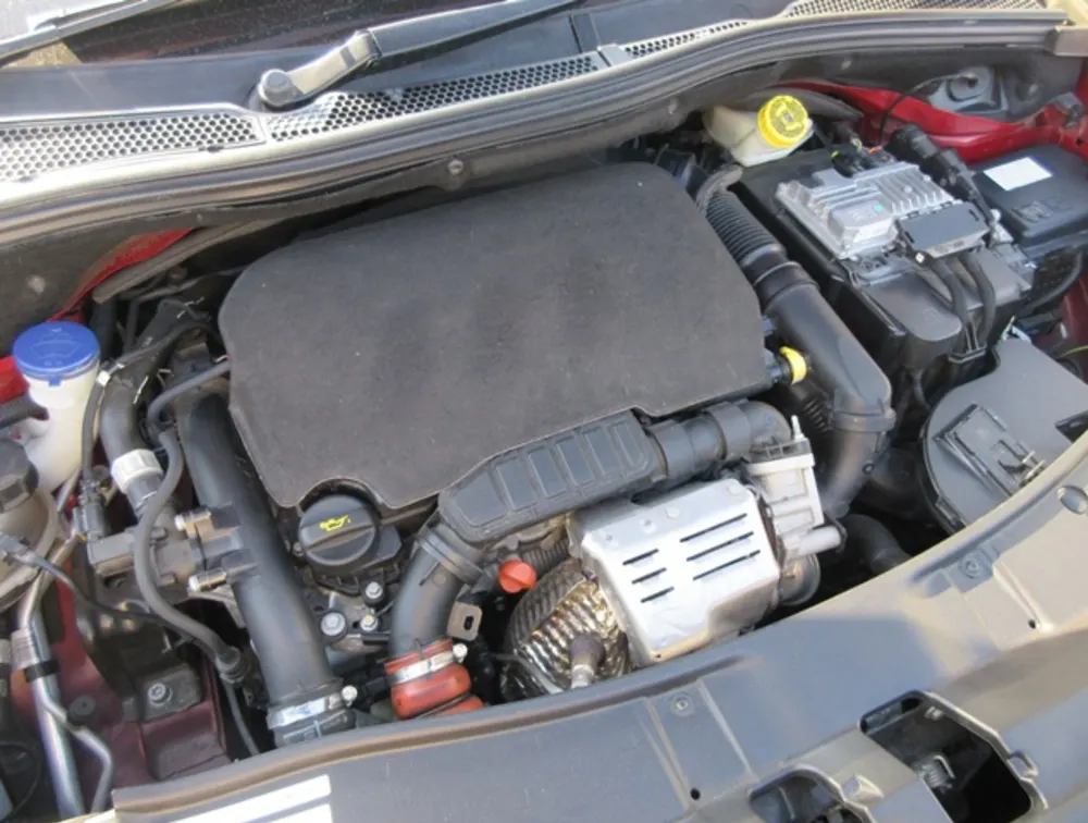 PEUGEOT 2008 CROSSCITY MOONROOF - PRG Motors Ltd