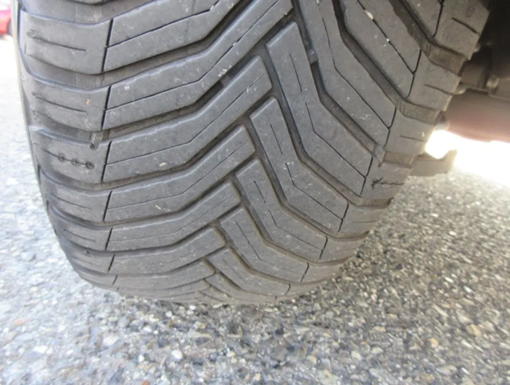 PEUGEOT 2008 CROSSCITY MOONROOF - PRG Motors Ltd