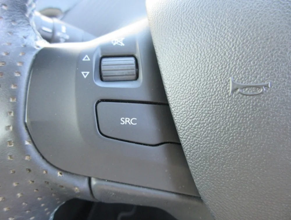 PEUGEOT 2008 CROSSCITY MOONROOF - PRG Motors Ltd