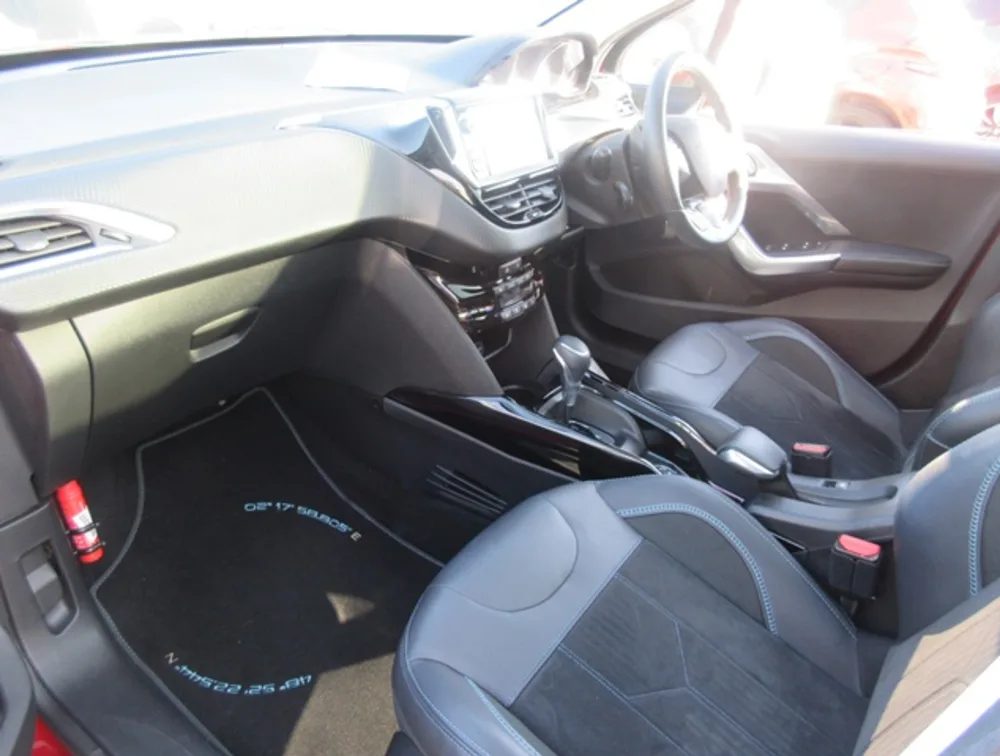 PEUGEOT 2008 CROSSCITY MOONROOF - PRG Motors Ltd