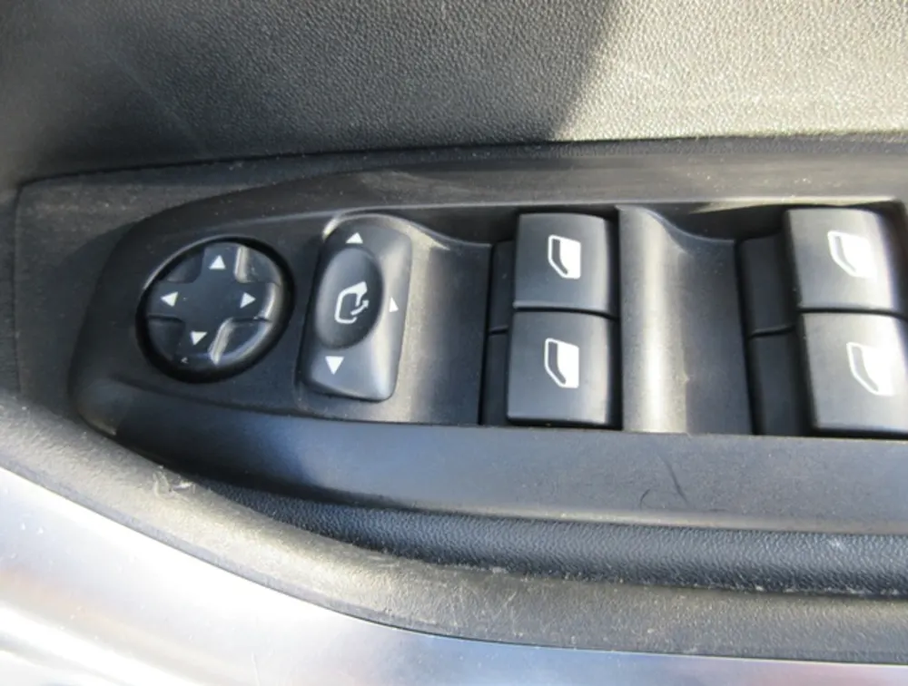 PEUGEOT 2008 CROSSCITY - PRG Motors Ltd