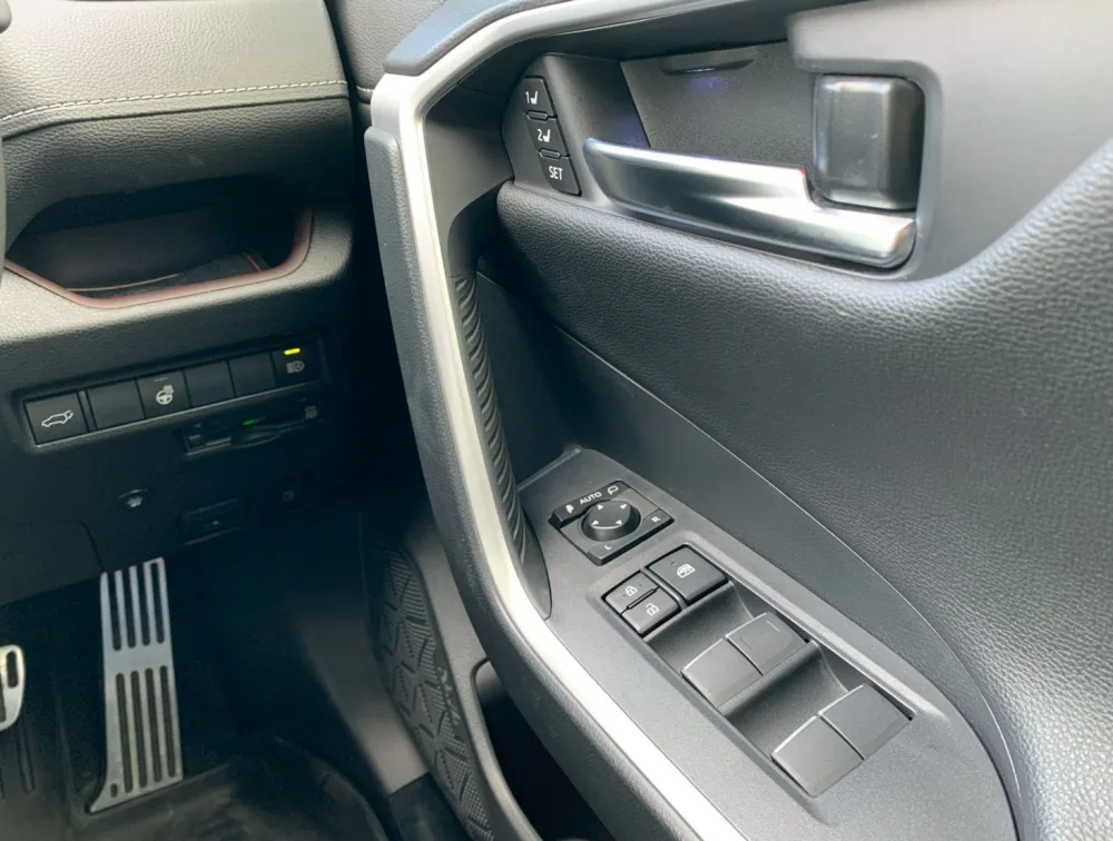 TOYOTA RAV4 HYBRID SUNROOF - PRG Motors Ltd