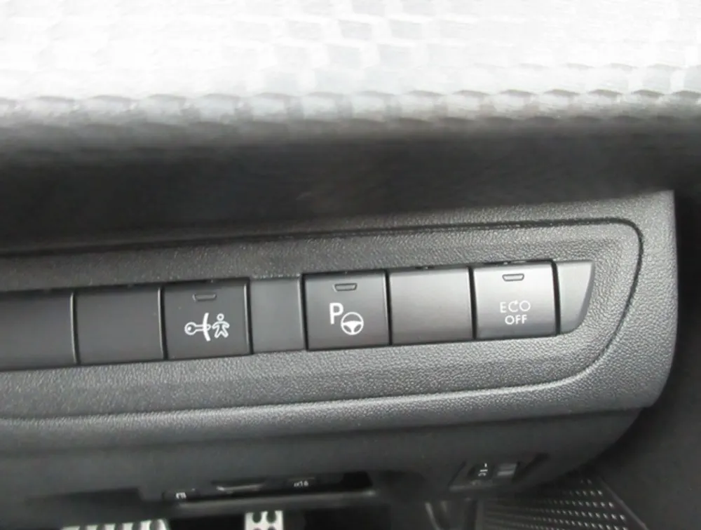 PEUGEOT 2008 GTLINE  - PRG Motors Ltd