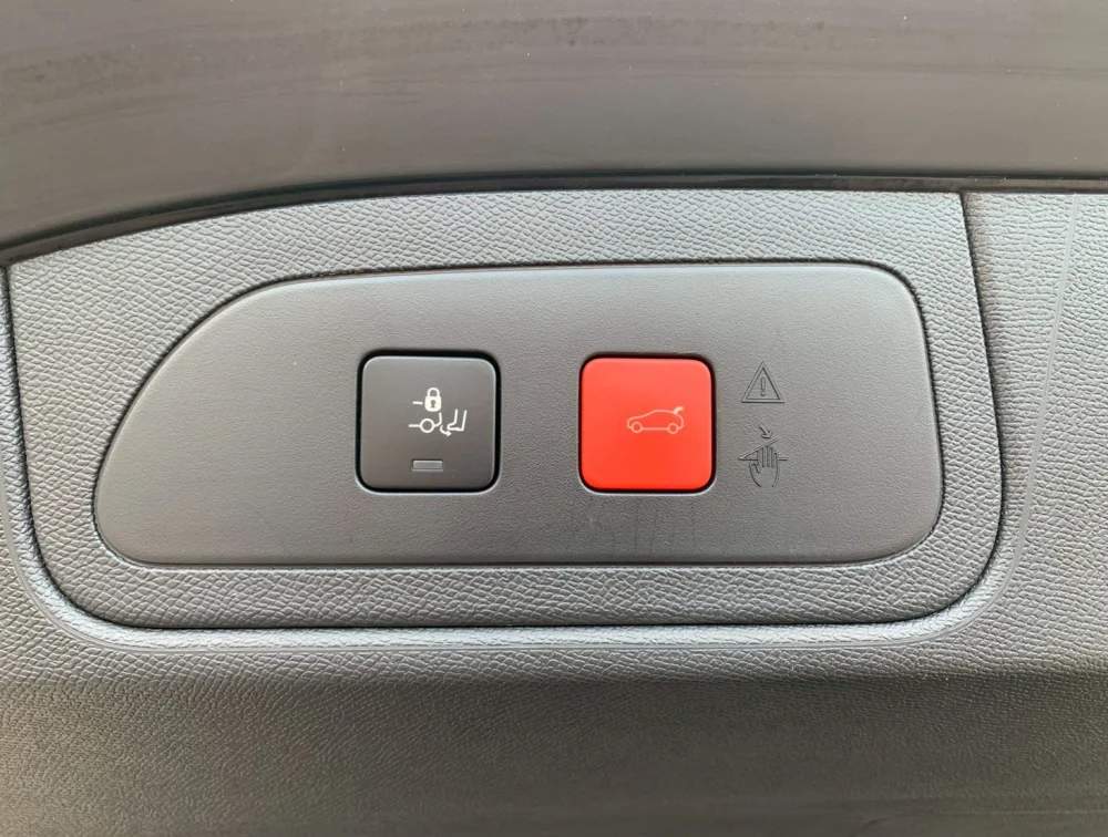 DS AUTOMOBILE DS7 SUNROOF - PRG Motors Ltd